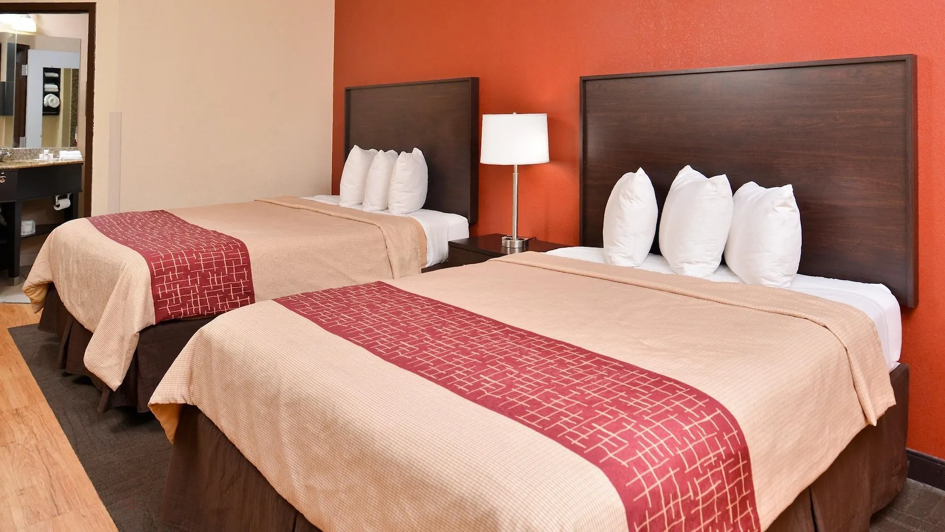 Red Roof Inn & Suites Columbus West Broad