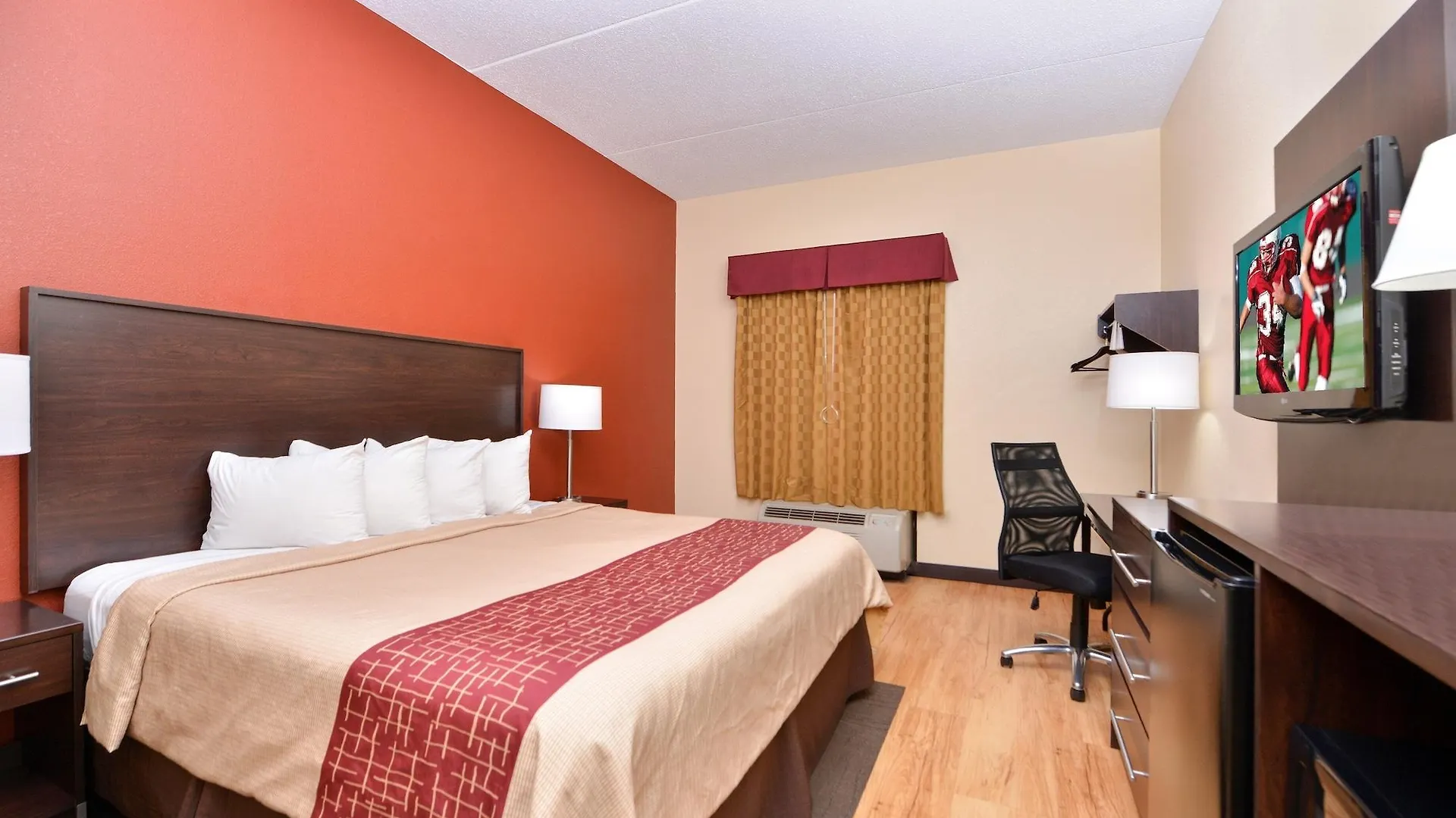 Red Roof Inn & Suites Columbus West Broad