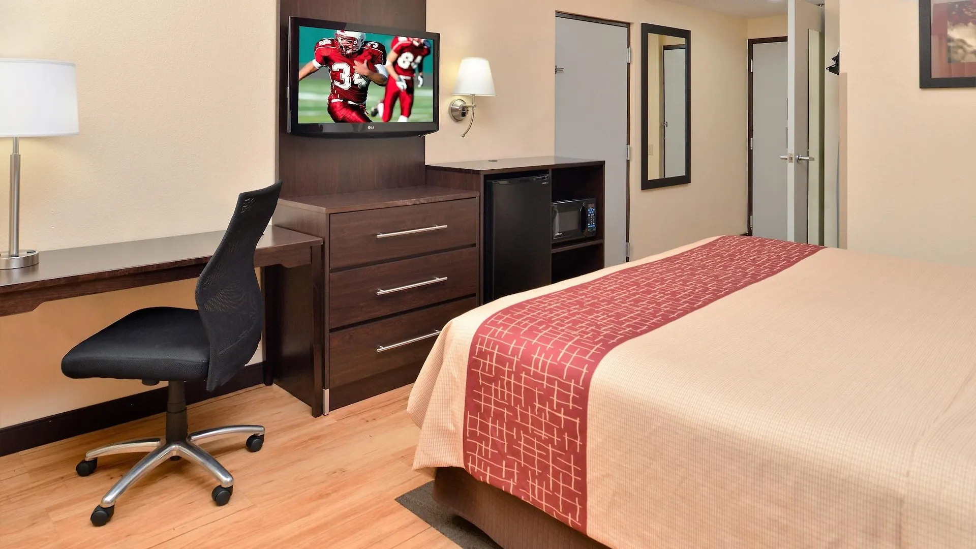 **  Red Roof Inn & Suites Columbus West Broad United States