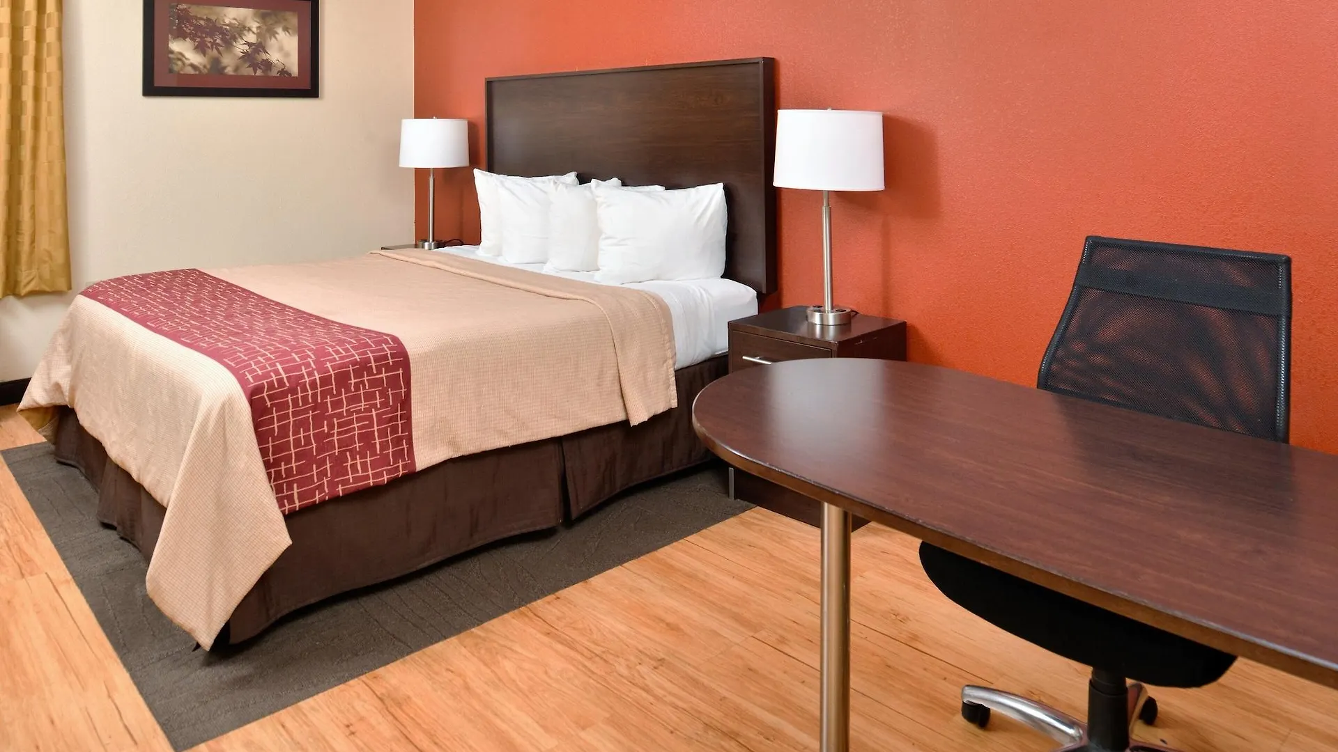 Red Roof Inn & Suites Columbus West Broad