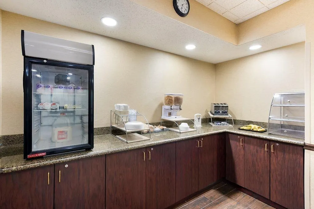 Red Roof Inn & Suites Columbus West Broad