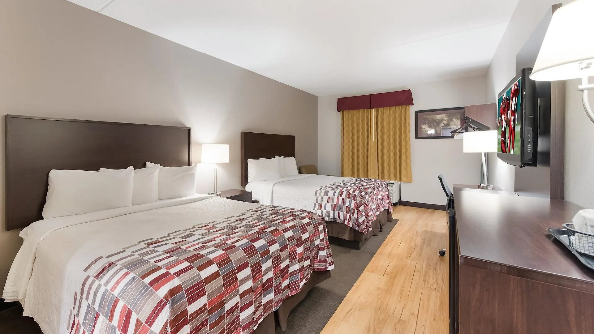 Red Roof Inn & Suites Columbus West Broad