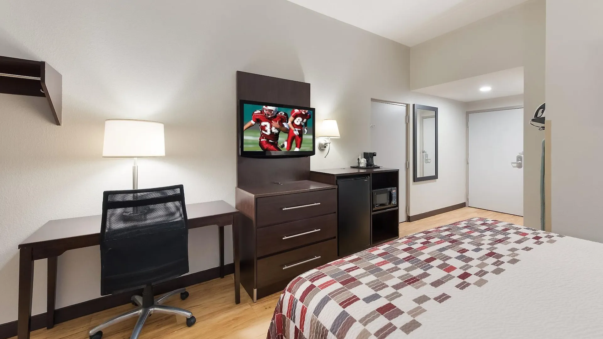 Red Roof Inn & Suites Columbus West Broad 2*,  United States