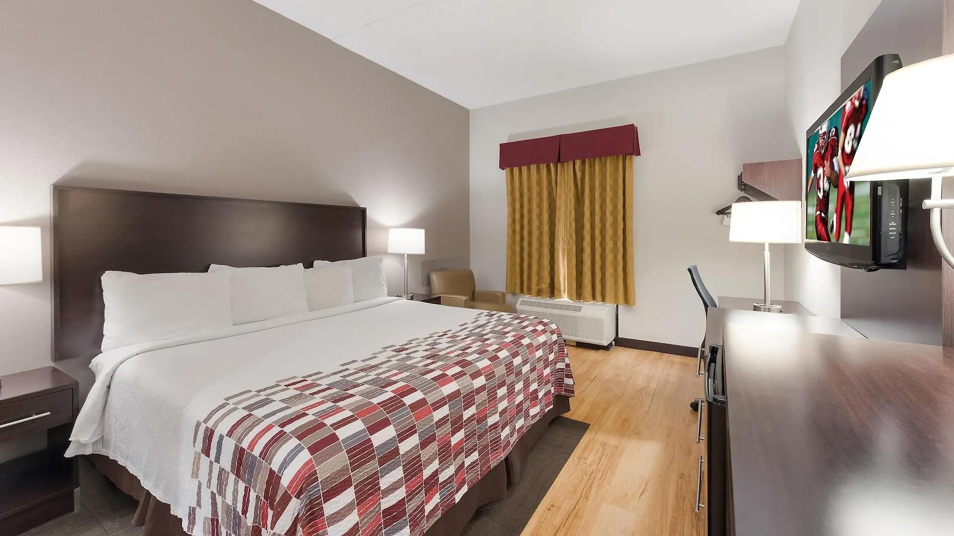 Red Roof Inn & Suites Columbus West Broad