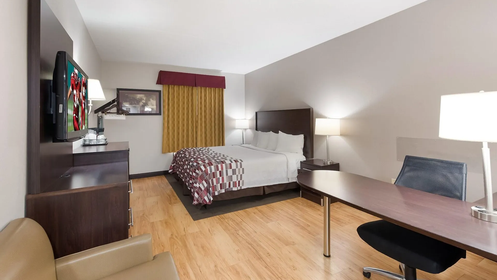 Red Roof Inn & Suites Columbus West Broad
