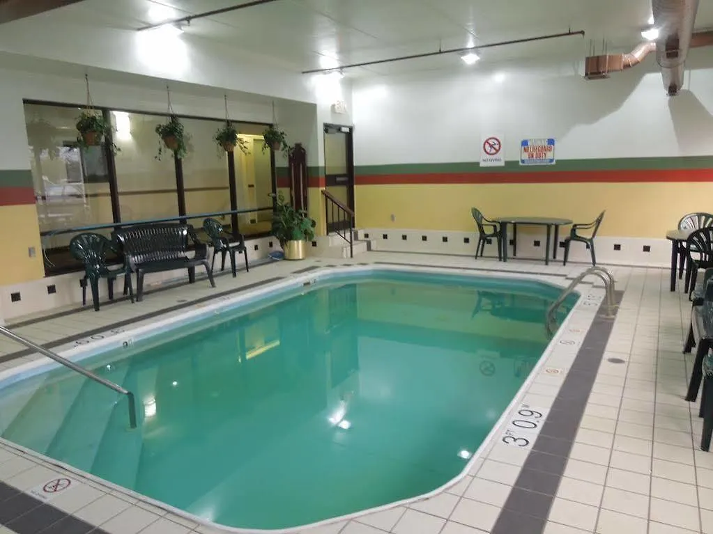 Red Roof Inn & Suites Columbus West Broad 2*,